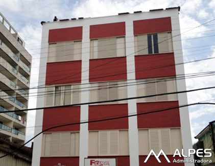Amplo apartamento de quarto e sala, reformado, próximo a faculdade e ao comércio.