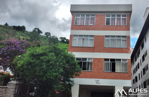 Apartamento de 3 quartos, em excelente localização, próximo ao comércio com garagem.
