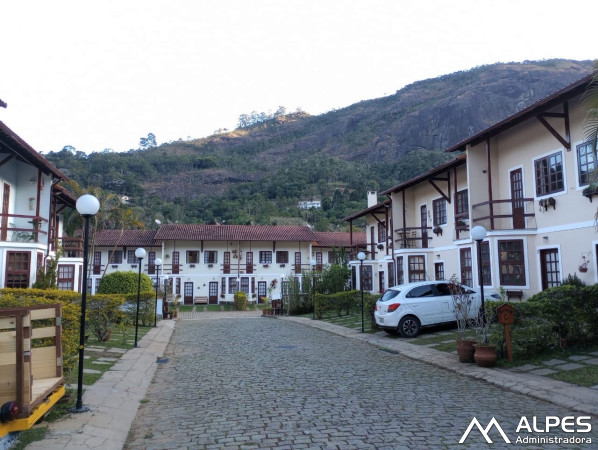 Excelente condomínio, bairro tranquilo e com muito verde, 2 quartos, condomínio com lazer completo.