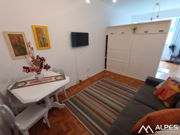 Apartamento quarto e sala, mobiliado, linda vista, junto ao Parque Nacional, condomínio com lazer completo