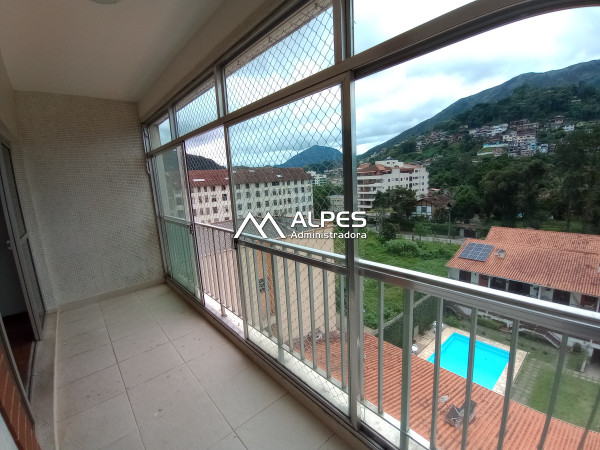 Excelente apartamento de 3 quartos, próximo ao comércio, vista livre, com elevador e garagem.