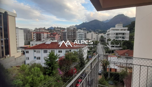 Excelente apartamento, bairro nobre, linda vista, 2 quartos, prédio com elevador e garagem.