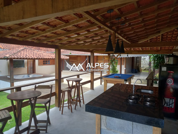 Excelente casa em condomínio linear em Vargem Grande, mobiliada, com muito verde, vista livre, com 2 casas no mesmo quintal.