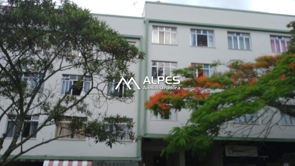 Excelente apartamento quarto e sala mobiliado, próximo a faculdade, com elevador e estacionamento.