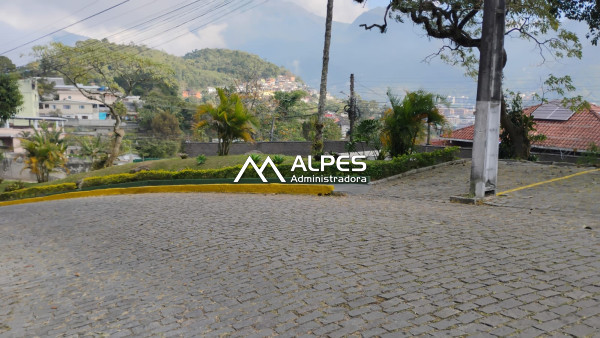 Excelente Apartamento de  2 quartos,rua tranquila, vista livre, condomínio com Lazer.