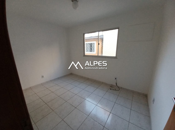 Apartamento de 2 quartos, localizado no bairro da Piedade, com estacionamento.