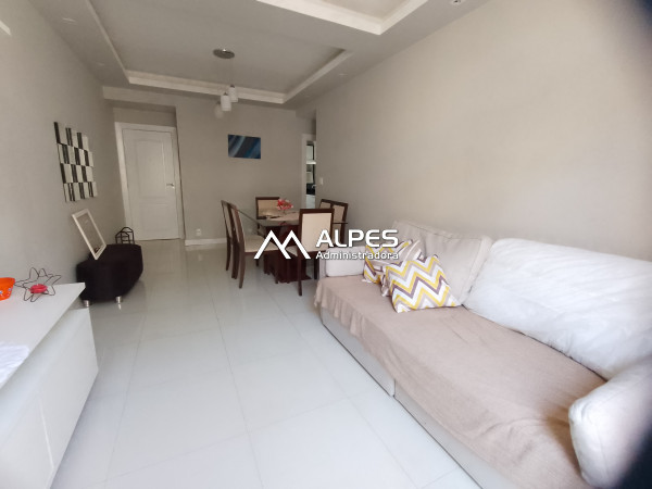Excelente apartamento de 3 quartos mobiliado próximo a feirinha do Alto, ensolarado, próximo a faculdade, com elevador e garagem.
