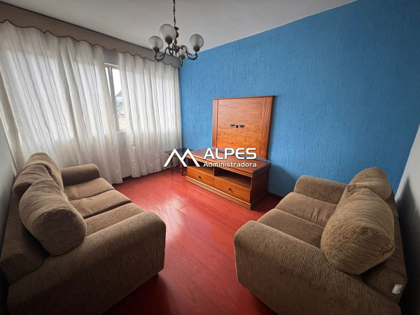 O imóvel está localizado na Várzea, de 1 quarto, semimobiliado, próximo a comércio e restaurantes.