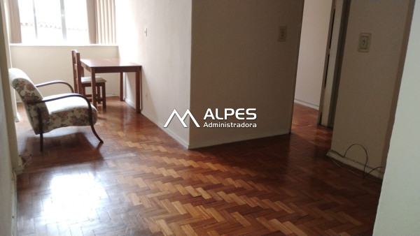 Excelente apartamento quarto e sala, com vista livre, próximo a mercados, bancos e todo comércio.