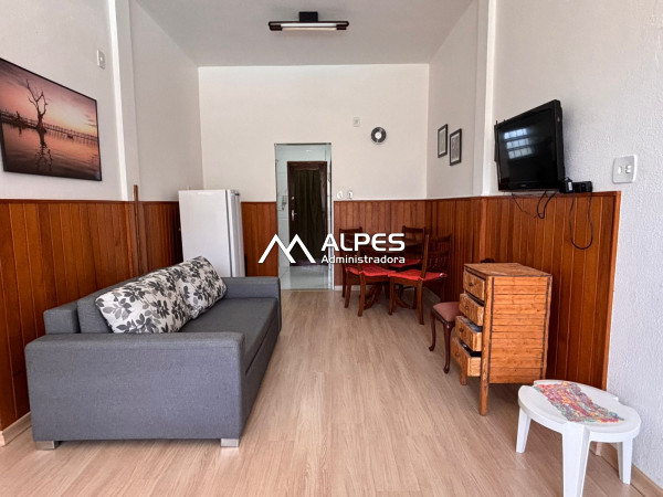 Excelente apartamento de quarto e sala, mobiliado, reformado, condomínio com lazer completo.