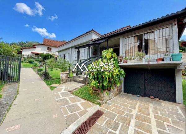 LINDA CASA NO BAIRRO DO GOLFE