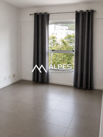 Excelente apartamento de quarto e sala, na rua da  faculdade, prédio com elevador e garagem.