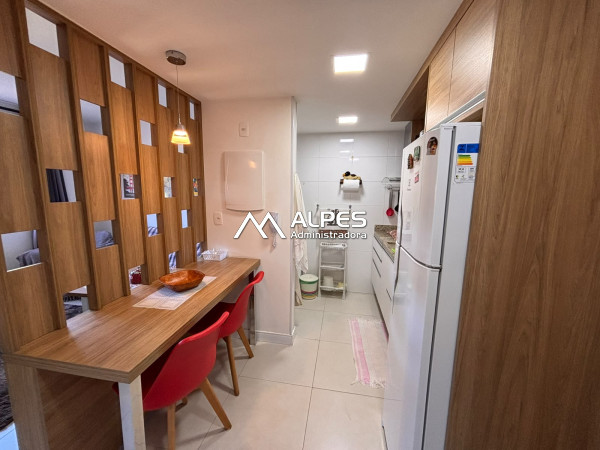 Excelente apartamento dividido em quarto e sala, mobiliado, próximo a faculdade e ao Hospital São José.