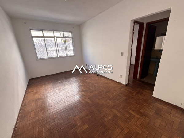 Apartamento próximo ao centro da cidade, ideal para quem procura praticidade no dia a dia.