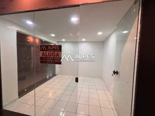 Excelente oportunidade de negócio, Loja em Shopping enfrente a feirinha,