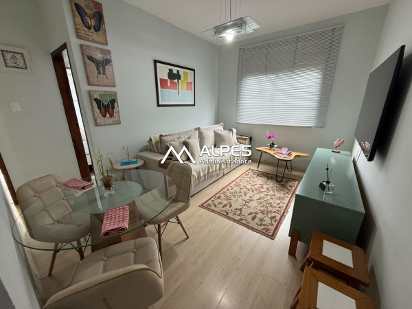 Excelente apartamento, todo mobiliado e decorado, bem localizado, próximo a faculdade.